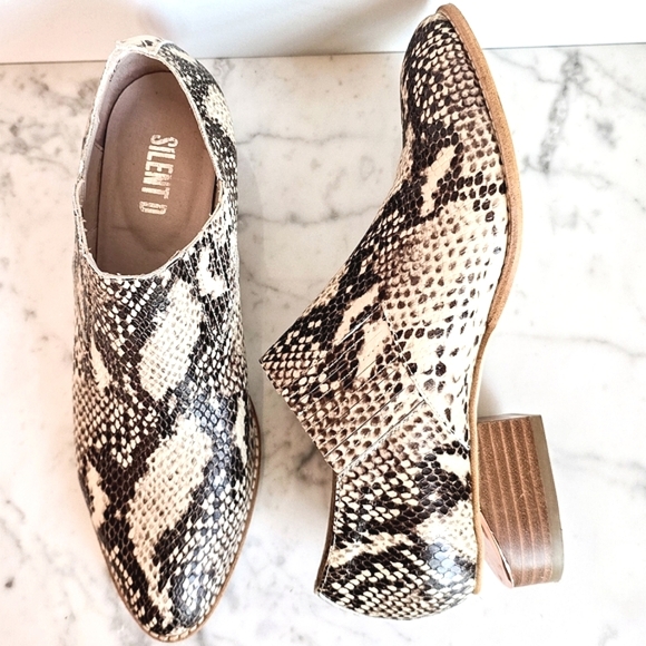 SILENT D, Ivtay Python Snakeskin Lether Nude Boot Bootie, Size 7.5 (38) - Picture 2 of 14